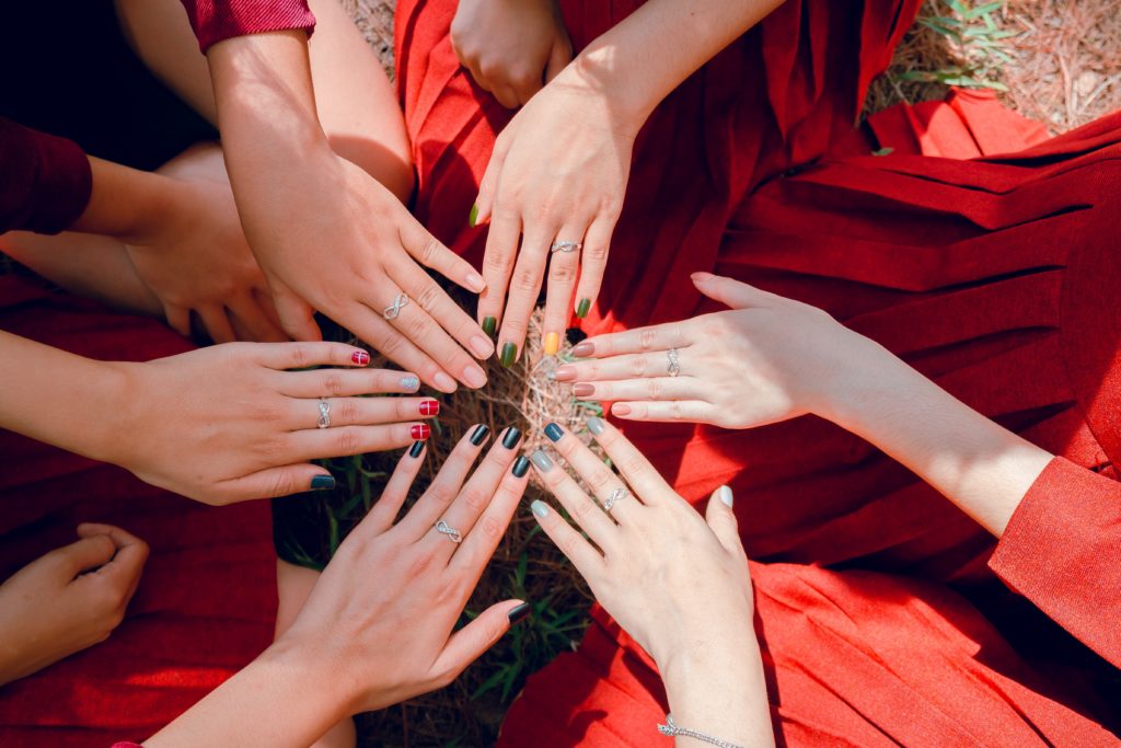 différence vernis semi permanent et permanent à Rennes